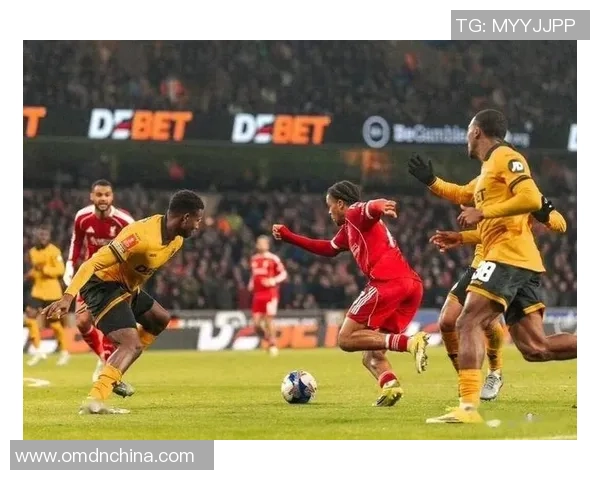 足总杯激战阿森纳险胜利物浦红牌争议引发全场热议